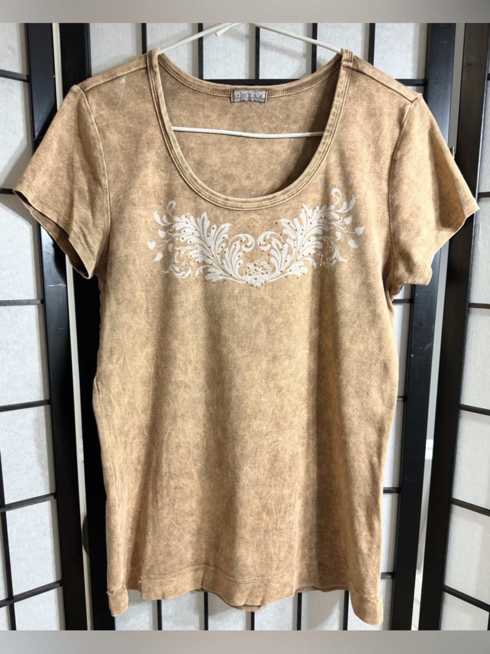 Tan Acid Washed Scoop Neck T-shirt With White Studded Scrollwork Design SZ Large